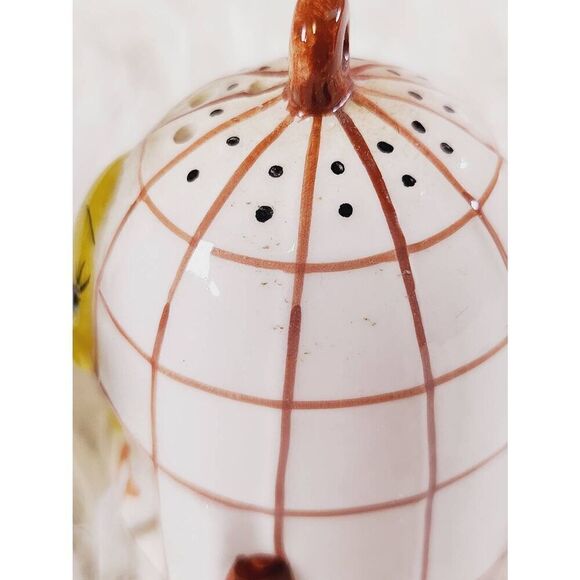 Vintage Looney Tunes Tweety & Sylvester Salt & Pepper Shakers - 1997 - Picture 6 of 9